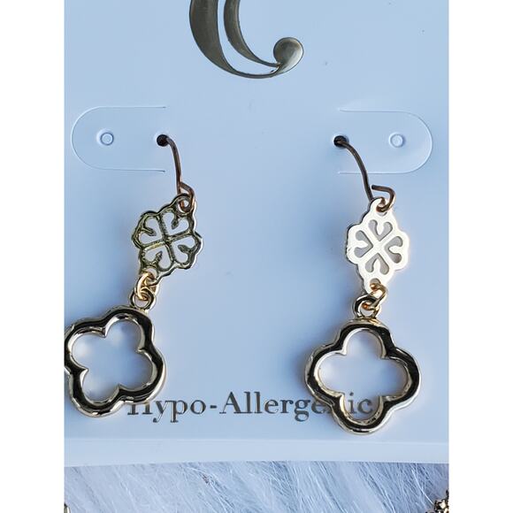 NWT Women's Gold-Tone Clover Snowflakes Earrings Necklace Set - Picture 2 of 8